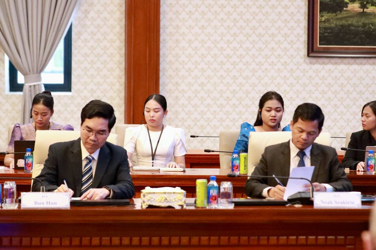 https://api.whitetigertv-asia.com/uploads/images/1748615301817-photo_2025-05-30_20-41-45.jpg