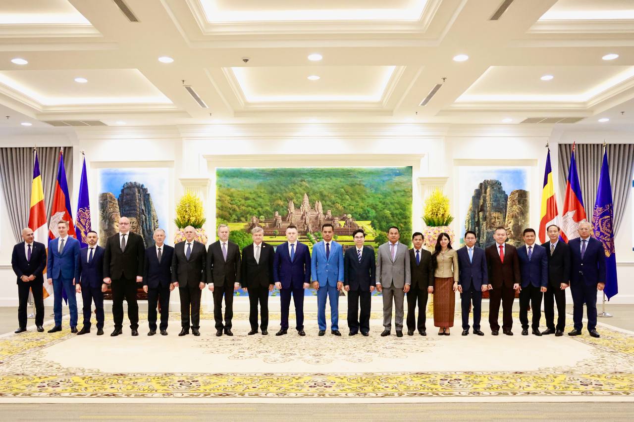 https://api.whitetigertv-asia.com/uploads/images/1748615315521-photo_2025-05-30_20-42-03.jpg