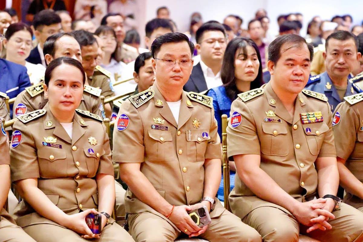 https://api.whitetigertv-asia.com/uploads/images/1756899106401-photo_38_2025-09-03_18-12-18.jpg