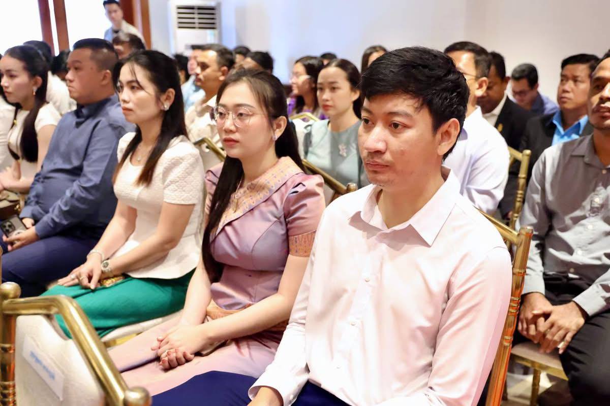 https://api.whitetigertv-asia.com/uploads/images/1756899106417-photo_57_2025-09-03_18-12-18.jpg