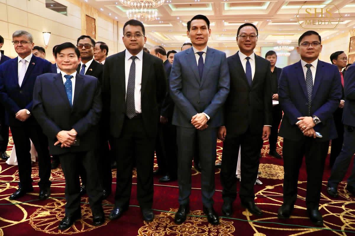 https://api.whitetigertv-asia.com/uploads/images/1758897117458-photo_2025-09-26_21-17-23.jpg
