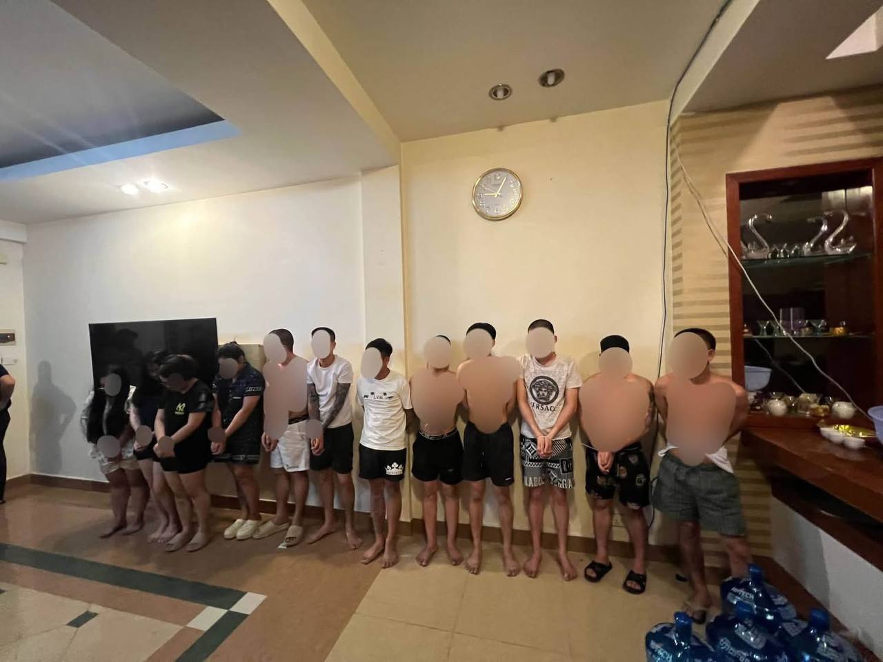 https://api.whitetigertv-asia.com/uploads/images/1787746823203-photo_2026-08-26_19-18-29.jpg